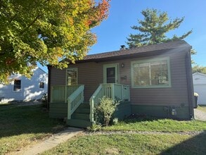 Building Photo - 617 Fletcher Ln