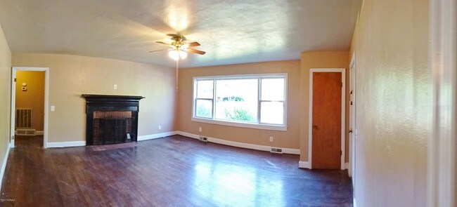 Building Photo - 1648 Murrill Hill Rd