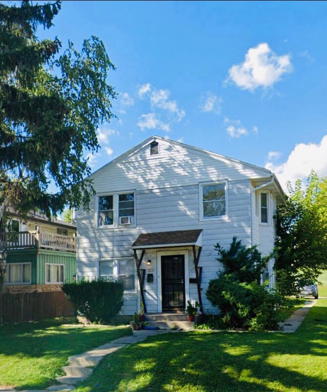 Primary Photo - 7024 W Silver Spring Dr