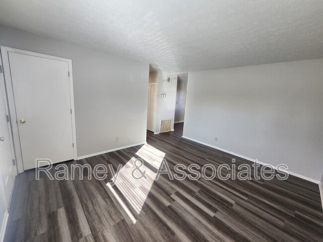 Building Photo - 4509 Planetree Dr