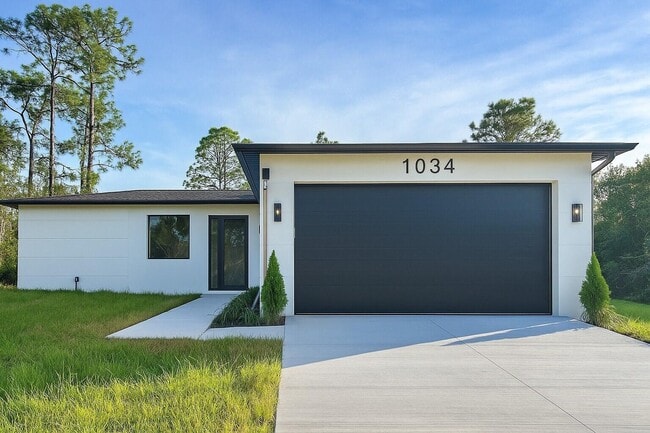 Building Photo - 1034 Alcalde St E
