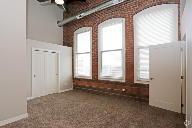 2BR, 2BA - C3/1,100 SF - 14Forty