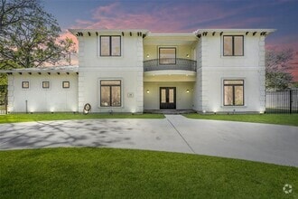 Building Photo - 201 Mayerling Dr