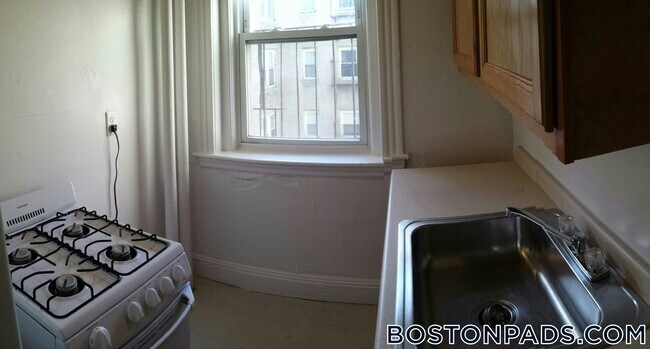 Building Photo - 1175 Boylston St