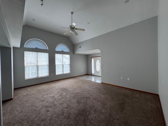 Building Photo - 822 SE 44th Terrace