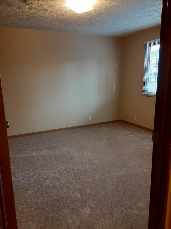 Gold Coast Square Apartments & Townhomes Apartments in Papillion, NE