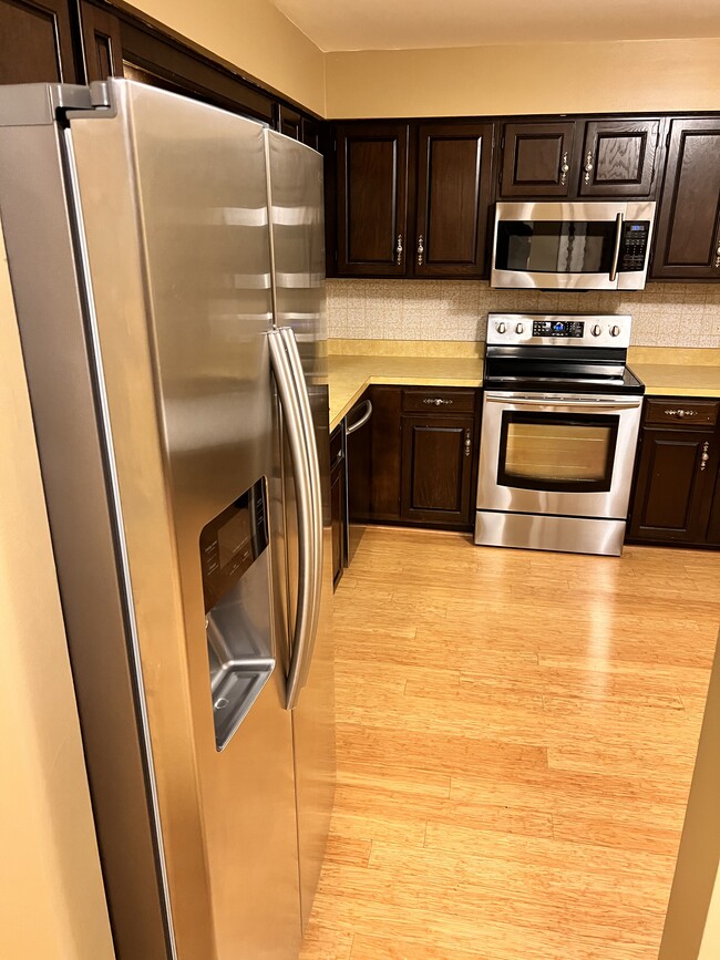 Kitchen. - 4315 Lindenwood Dr