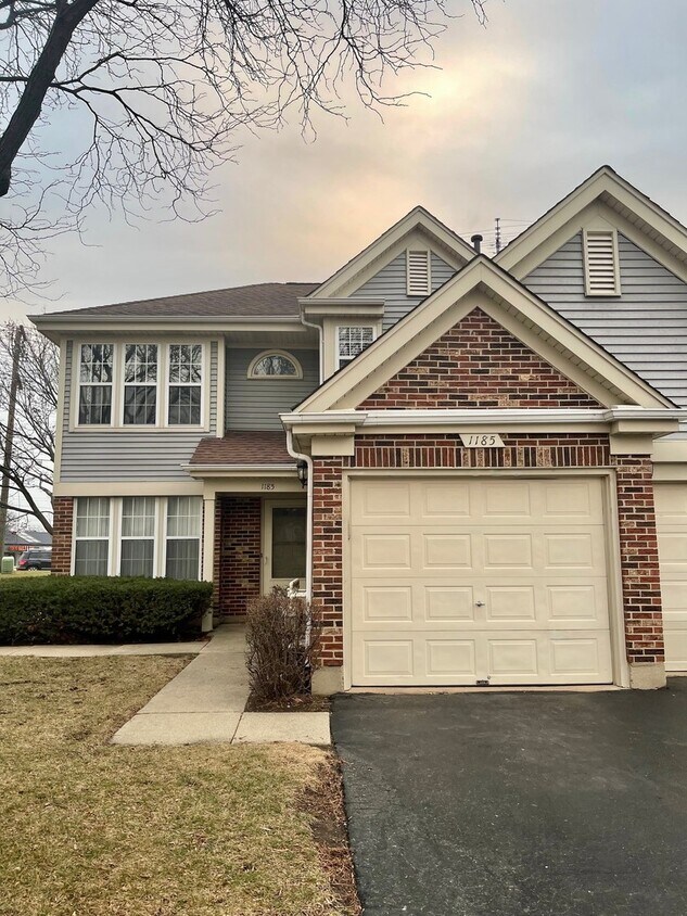 1185 Russellwood Ct, Buffalo Grove, IL 60089 Townhome Rentals in