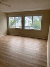 Building Photo - 302 Michelle Ct