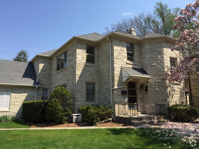 Building Photo - 2310 N Menomonee River Pkwy