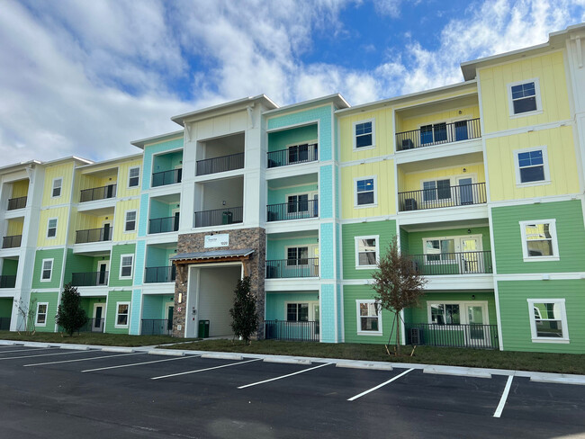 Building Photo - Grand Oak Apartments