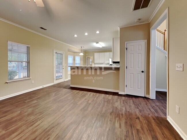 Building Photo - 2635 Planters Point Boulevard