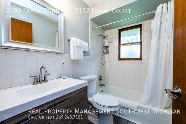 Foto del edificio - Fully Furnished 1 bedroom Duplex in Steven...