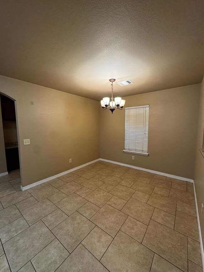 Building Photo - Located in Tradewinds! 3/2/2