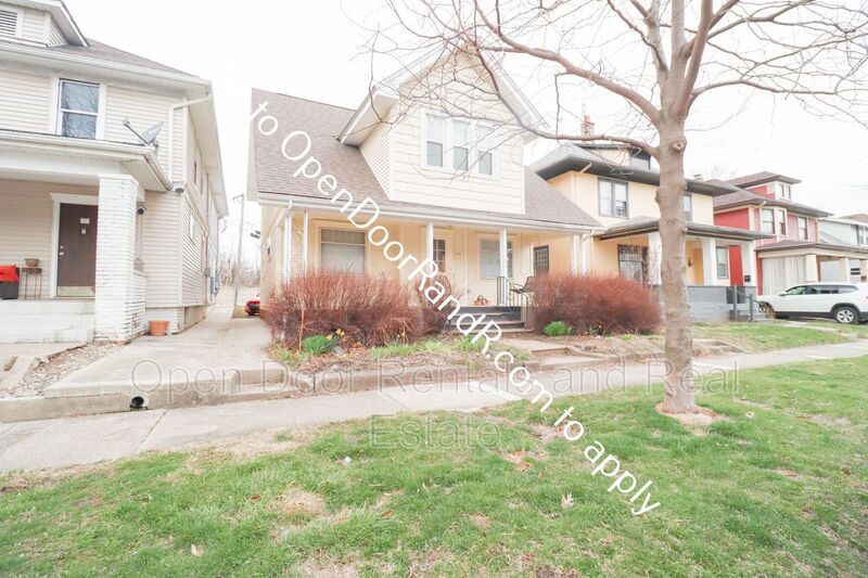 Primary Photo - 919 Rivermet Ave