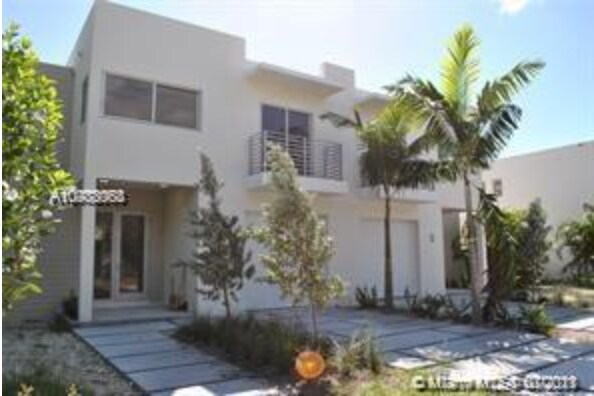 Primary Photo - 12351 SW 82nd Ave