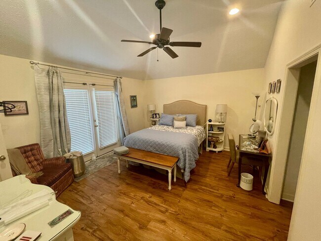 Foto del edificio - Charming 3/2 Home in Madison School Distri...