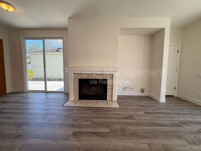 Building Photo - 97 la Jolla St
