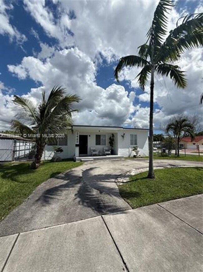 Building Photo - 2445 SW 90th Ave