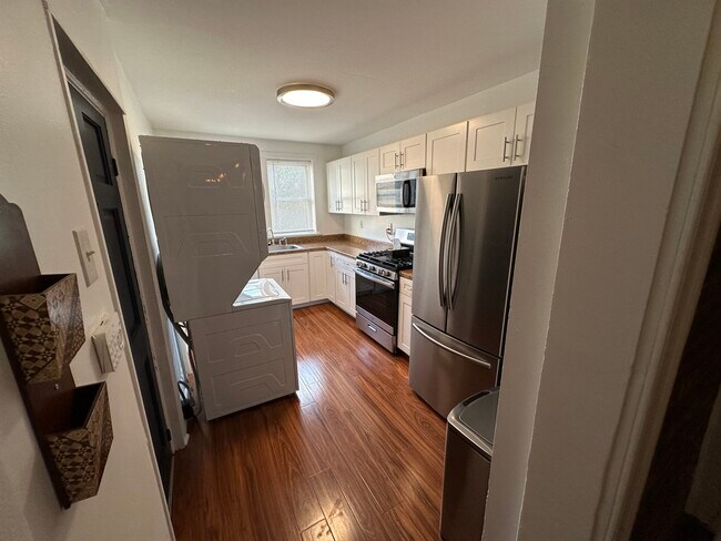 Kitchen - 310 E Miner St