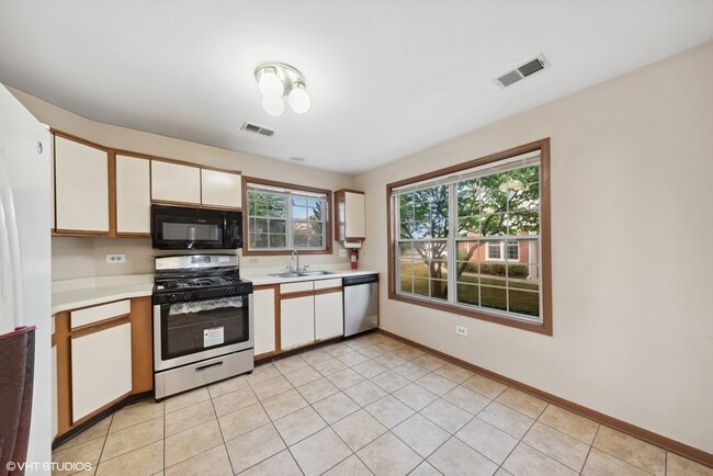 Building Photo - 317 Sheffield Dr