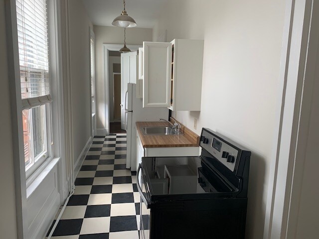 Foto del edificio - 326 E 2nd St