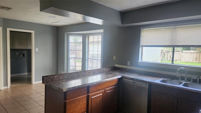 Foto del edificio - 2702 Planters View Ln