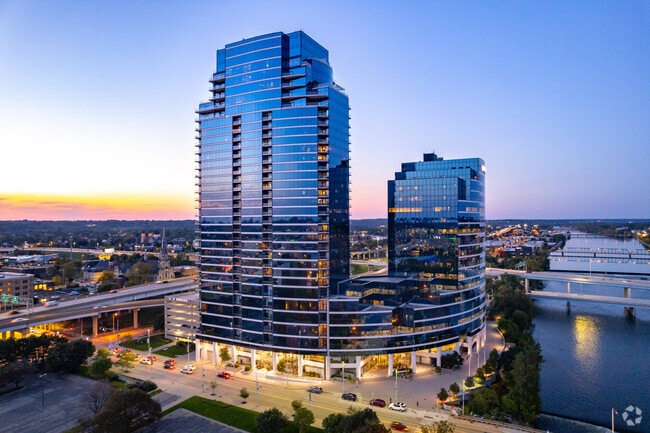River House At Bridgewater Place Condominiums