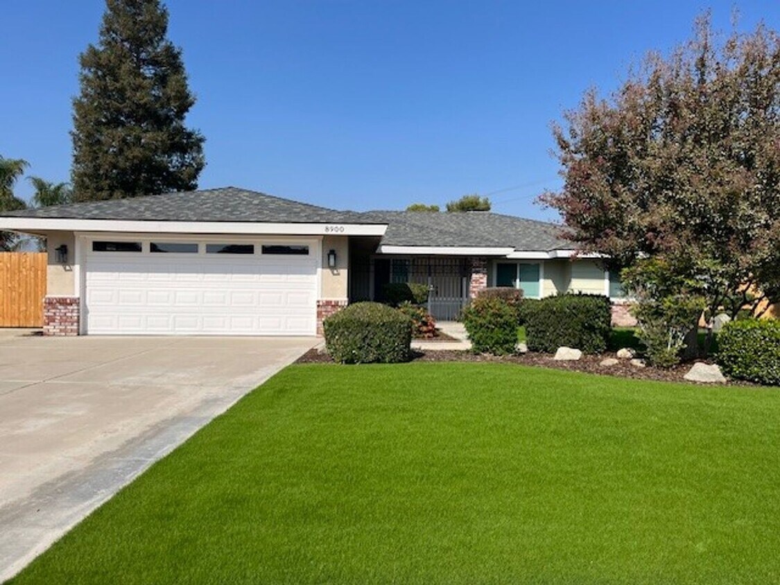 Foto principal - 8900 Campus Park Ct