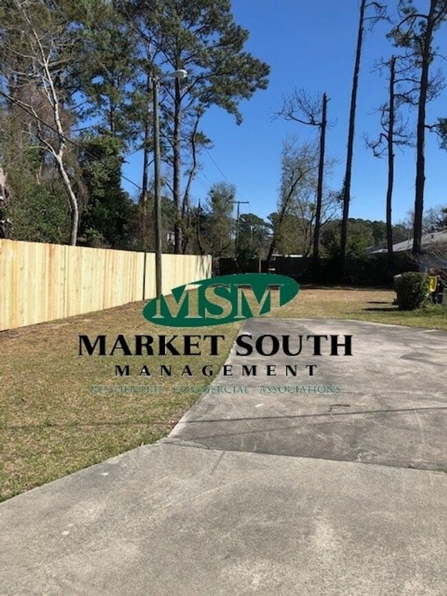 Foto del edificio - ~~Convenient location on Savannah's Souths...
