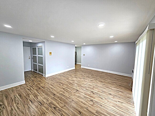 Building Photo - 568 Fairway View Dr