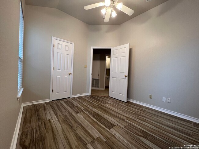 Foto del edificio - 2 Bedroom 2 Bath with Garage