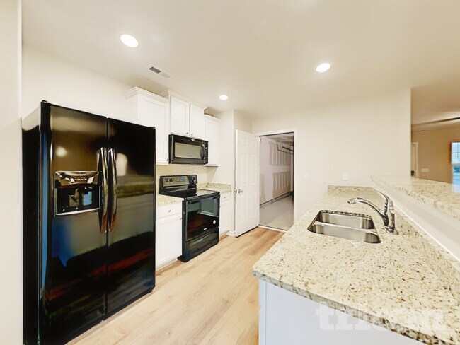 Foto del edificio - 933 Joselynn Drive