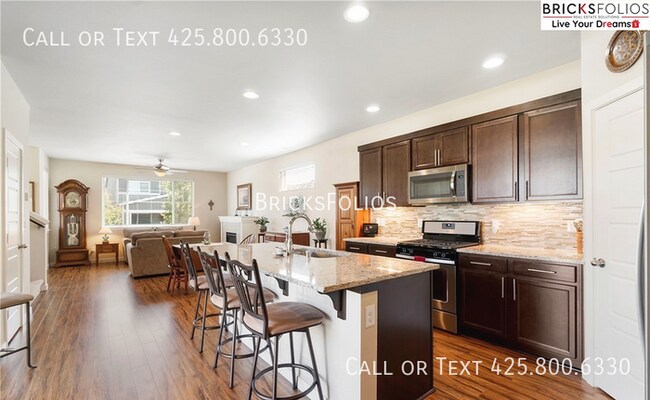 Foto del edificio - Elevate Your Lifestyle in the Heart of Puyallup’s Best Homes