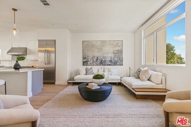 Foto del edificio - 3218 S Barrington Ave