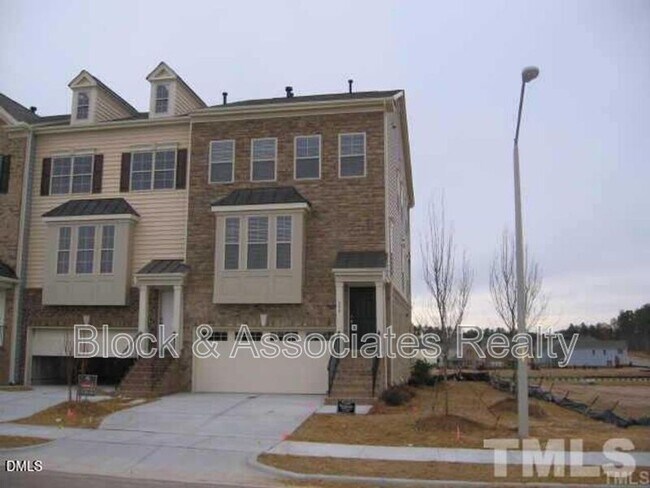 Building Photo - 400 Panorama Park Pl