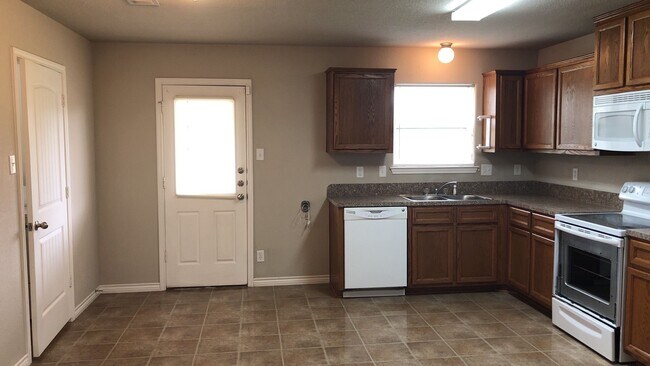 Foto del edificio - COMING SOON!