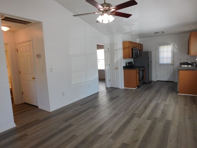 Foto del edificio - 1338 Hunters Rd