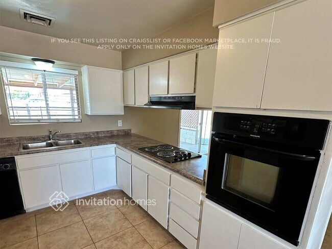 Foto del edificio - 3828 W Lane Ave