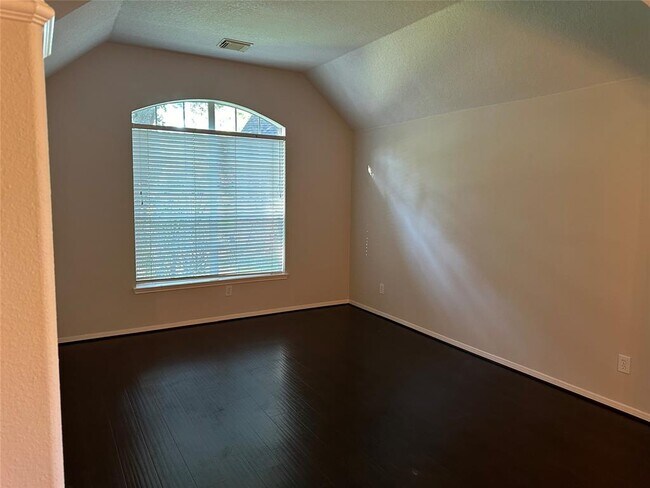 Foto del edificio - 19 Sweet Birch Pl