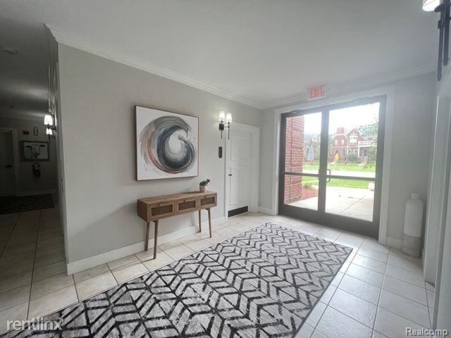 Foto del edificio - 3 br, 1.5 bath Condo - 2727 E Maple Rd