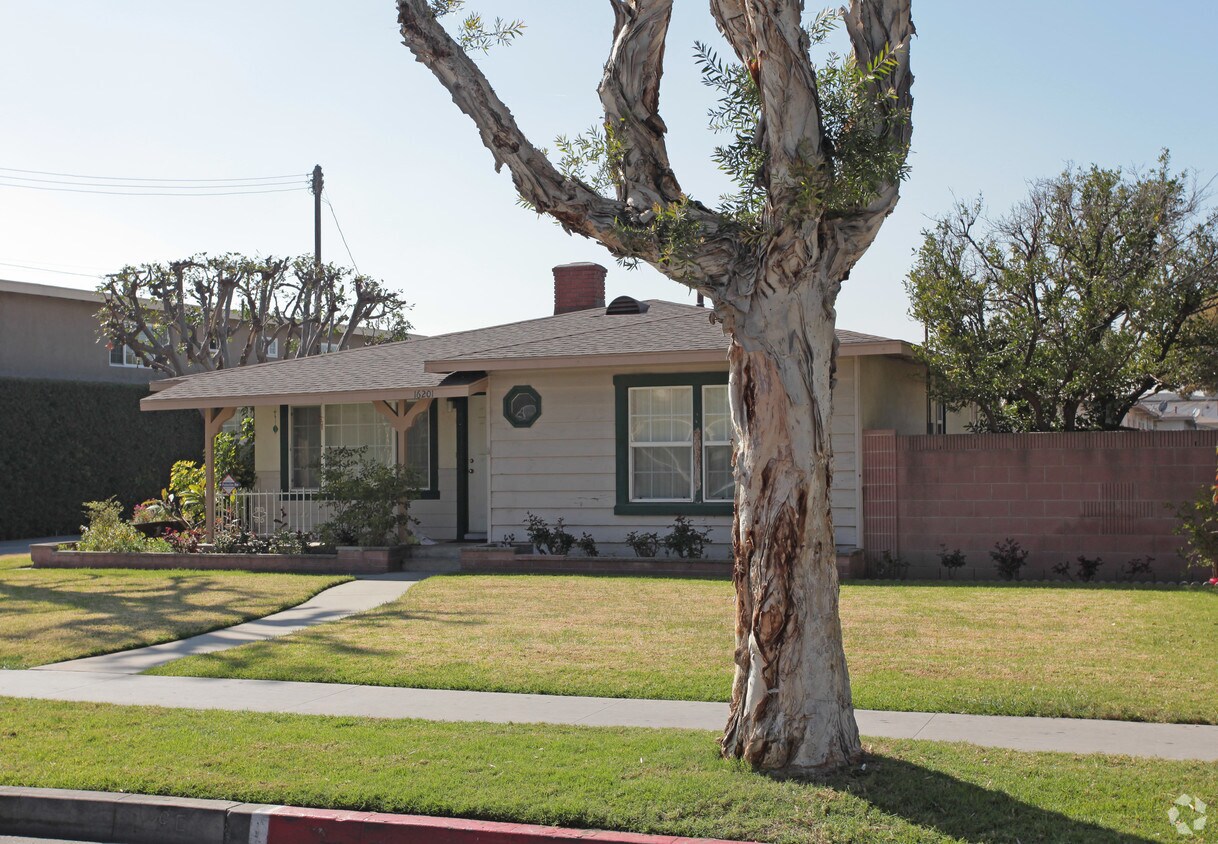 Building Photo - 16201-16209 Eucalyptus Ave