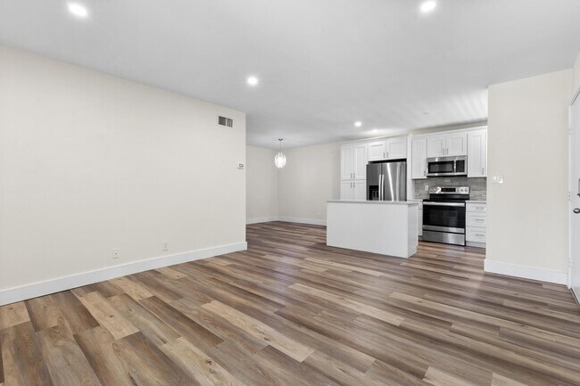 Foto del edificio - 8406 W Sample Rd