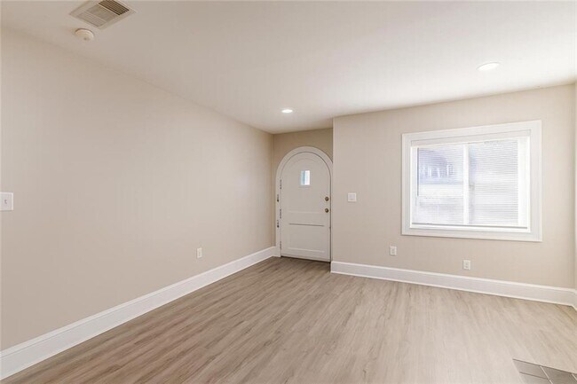 Foto del edificio - 1376 Westmont Rd SW