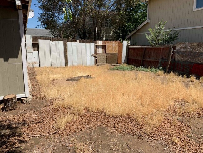 Building Photo - 2642 Yori Ave