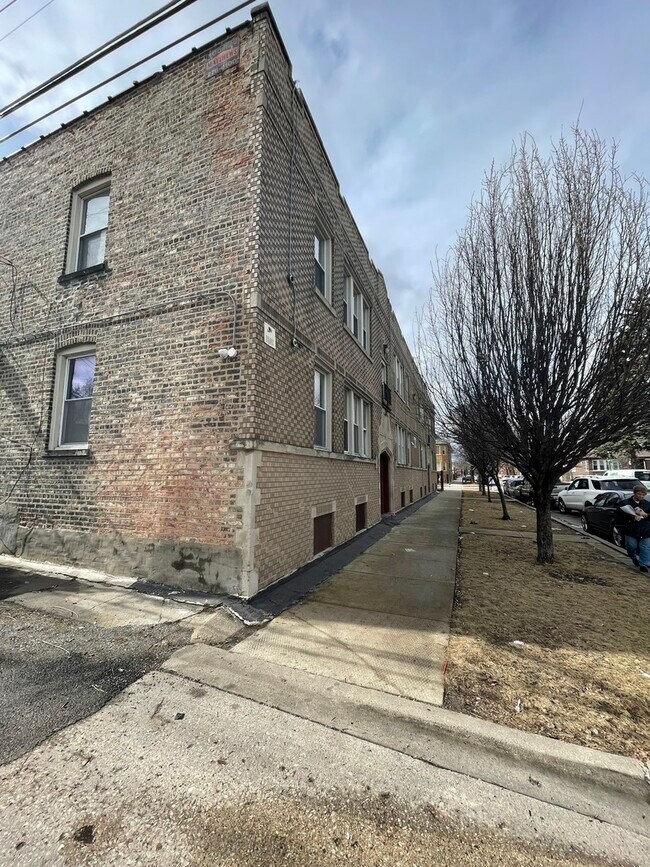 Foto del edificio - 2651 W 65th St