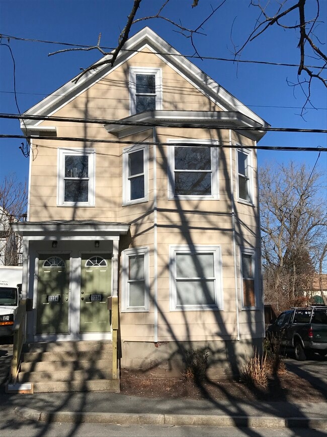 Exterior - 1224 Lawrence St Apartments