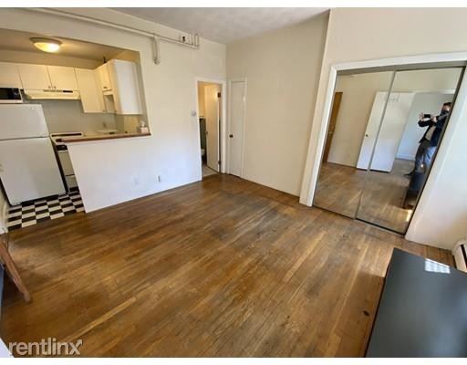 Foto del edificio - 1 br, 1 bath  - 712 Commonwealth Ave