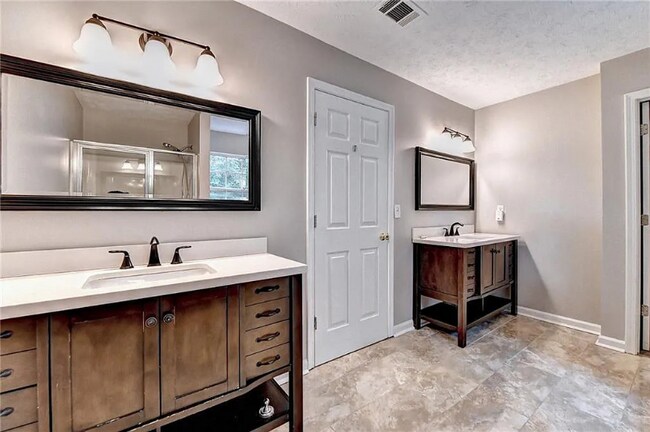 Foto del edificio - 1227 Yellow River Dr