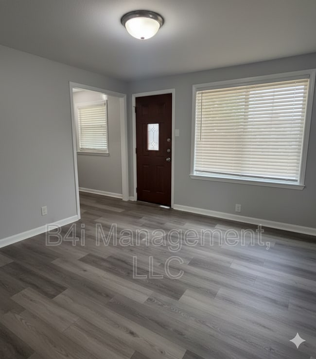 Building Photo - 1904 Lincoln St